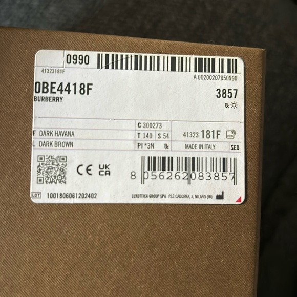 Full set! 100% authentic Burberry sunglasses. Never been worn. - Picture 14 of 16